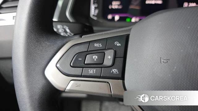 Volkswagen Tiguan second Generation 2023 Белый из Кореи, фото 5