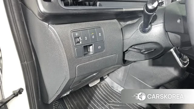 Hyundai Staria 2023 Белый из Кореи, фото 5