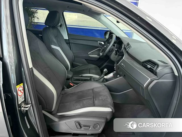 Audi Q3 2022 Темно-серый из Китая, фото 5