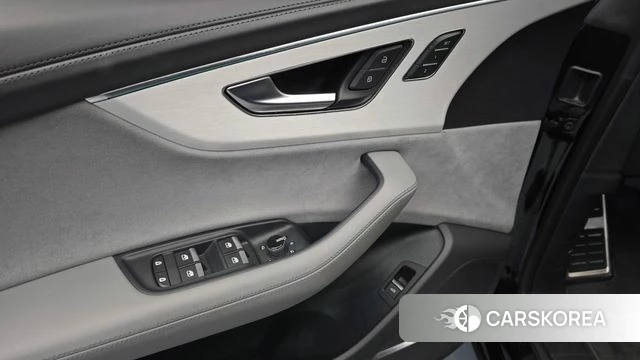 Audi Q8 (4M) 2023 Черный из Кореи, фото 5