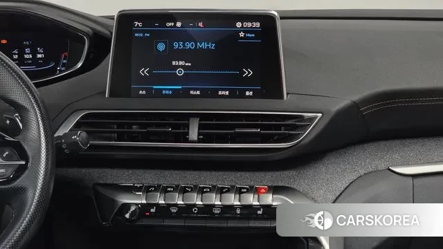 Peugeot 3008 second generation 2018 Белый из Кореи, фото 5