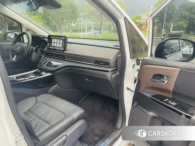 Honda Odyssey 2024 Белый из Китая, фото 5