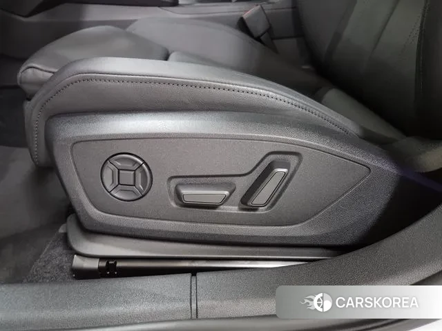 Audi A3 (8Y) 2023 Белый из Кореи, фото 5