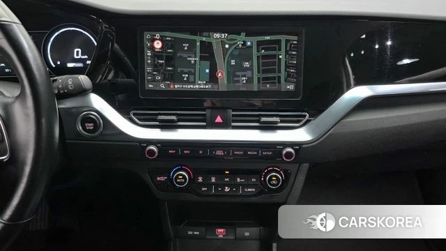 Kia Niro Plus 2022 Белый из Кореи, фото 5