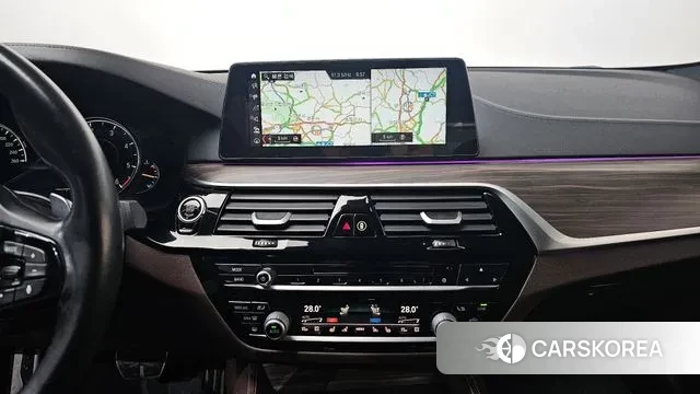 BMW 5 Series (G30) 2018 Синий из Кореи, фото 5