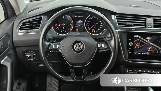 Volkswagen Tiguan second Generation 2020 Серебряный из Кореи, фото 5