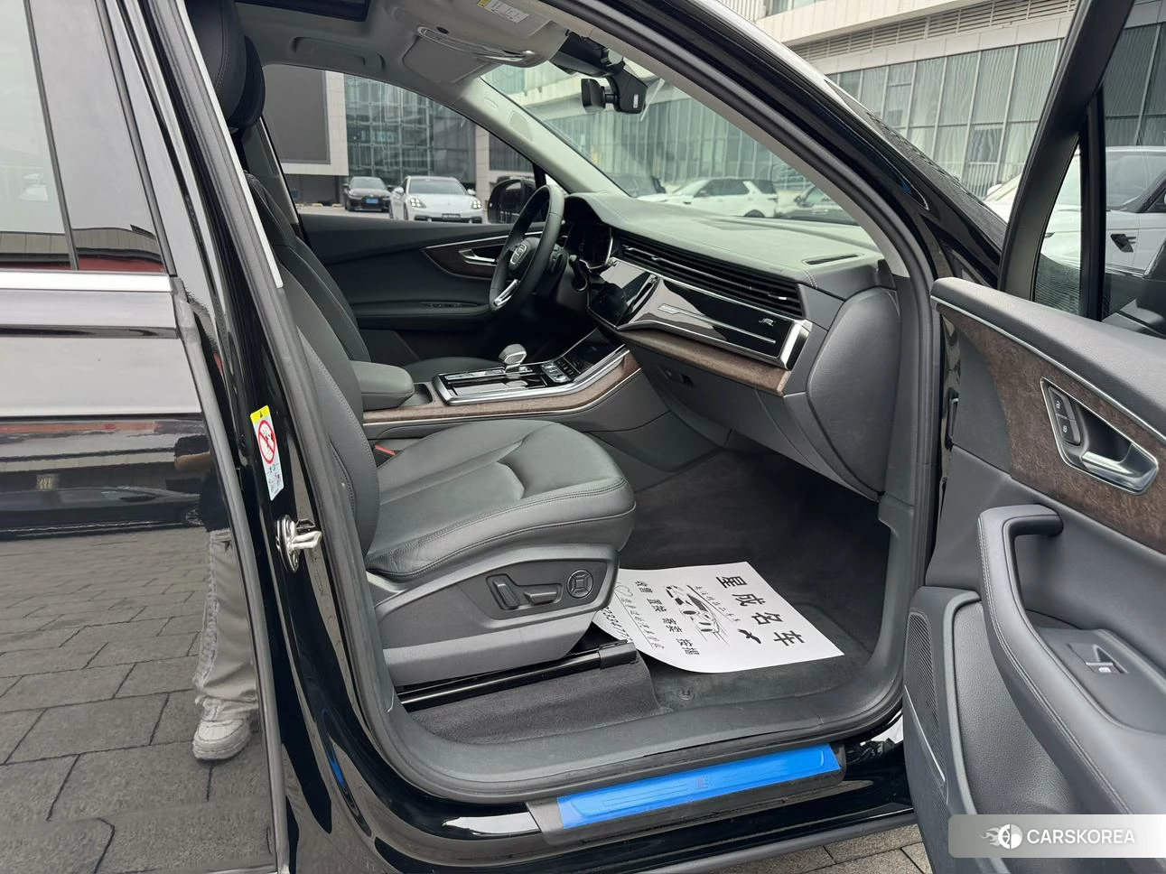 Audi Q7 2022 Черный из Китая, фото 5