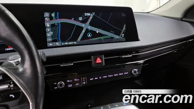 Kia EV6 2023 Жемчужный цвет из Кореи, фото 5