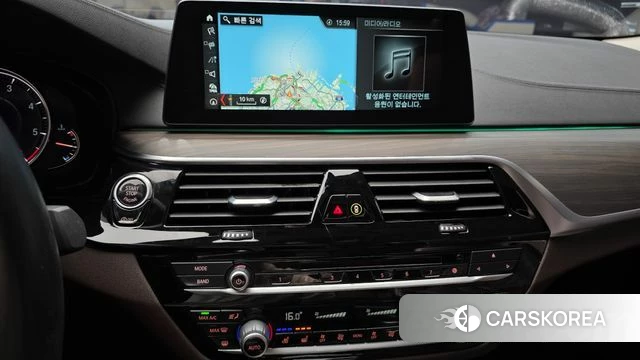 BMW 5 Series (G30) 2018 Белый из Кореи, фото 5