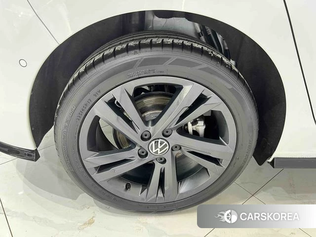 Volkswagen Golf 2024 Белый из Китая, фото 5