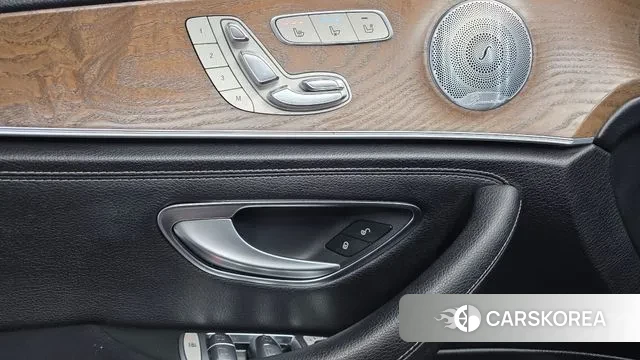 Mercedes-Benz E-Class W213 2018 Черный из Кореи, фото 5