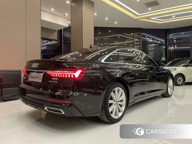 Audi A6L 2021 Черный из Китая, фото 5