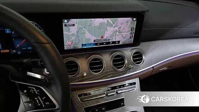 Mercedes-Benz E-Class W213 2022 Белый из Кореи, фото 5