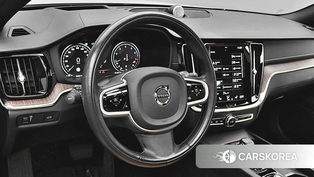 Volvo V60 Cross-Country 2nd Generation 2021 Белый из Кореи, фото 5