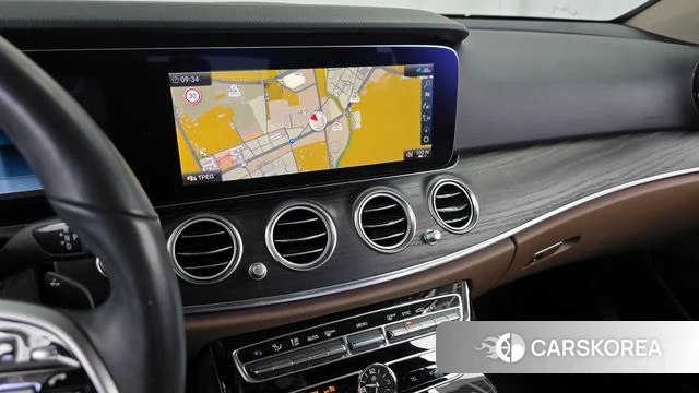 Mercedes-Benz E-Class W213 2020 Белый из Кореи, фото 5