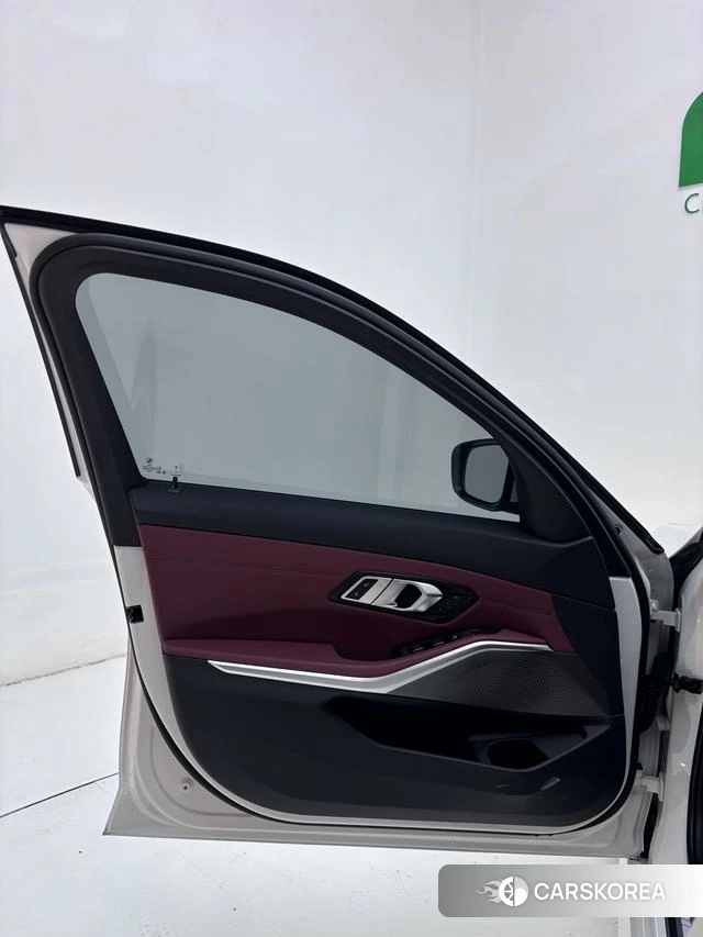 BMW 3 series 2023 Белый из Китая, фото 5