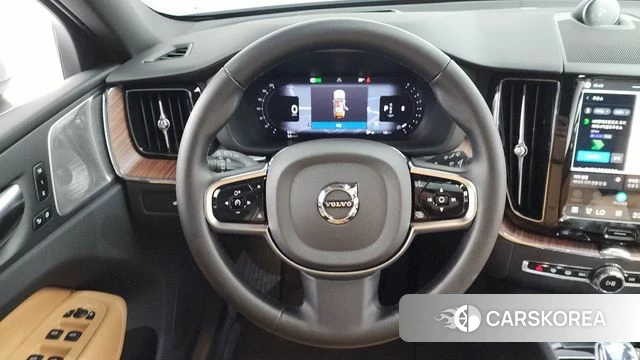 Volvo XC60 second Generation 2024 Белый из Кореи, фото 5