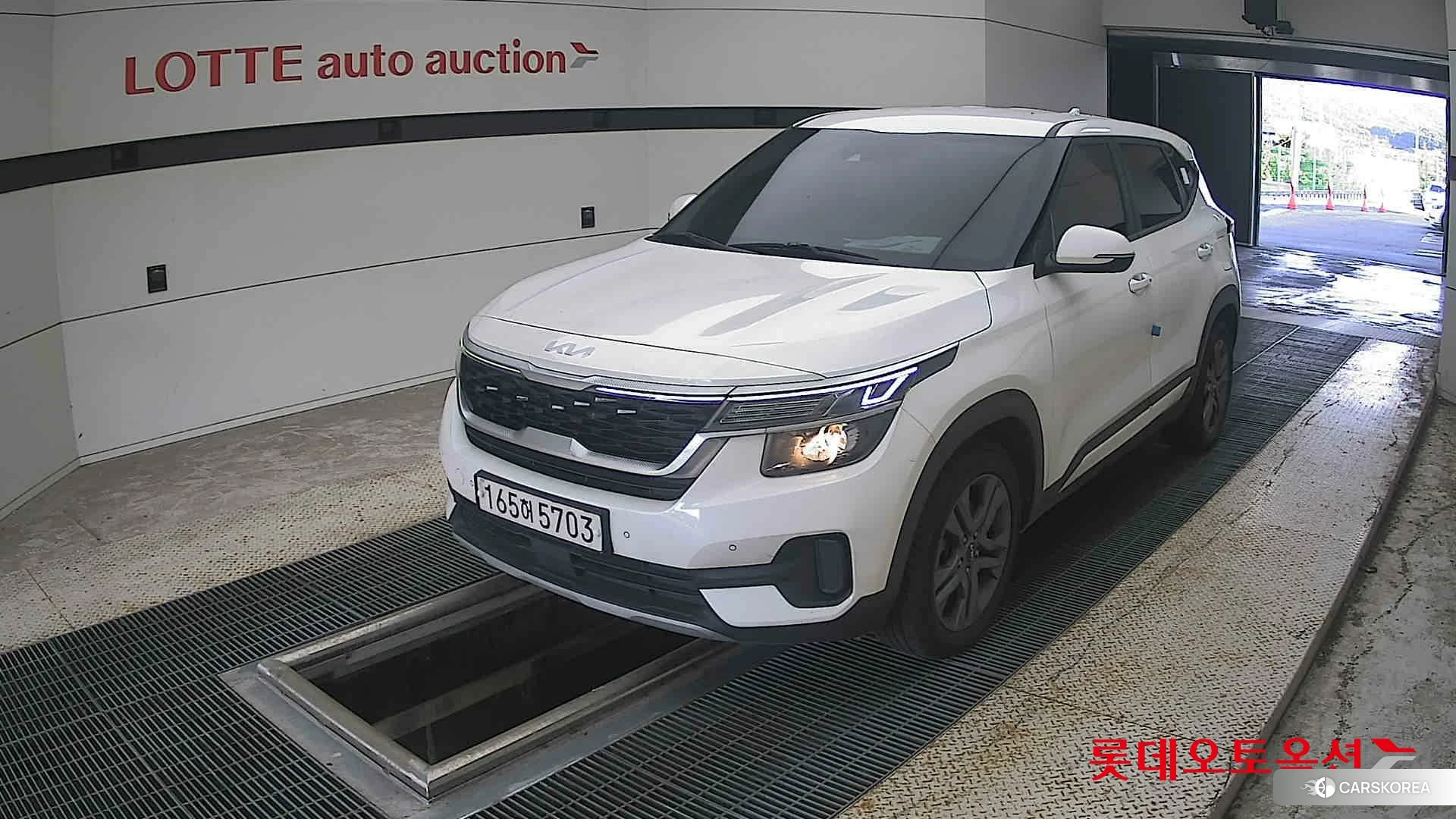 Kia Seltos 2022 Snow White Pearl из Кореи, фото 5