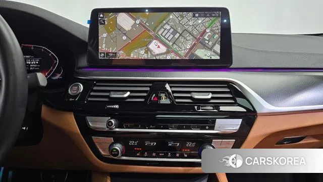 BMW 5 Series (G30) 2023 Белый из Кореи, фото 5