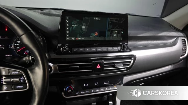 Kia Seltos 2022 Белый из Кореи, фото 5
