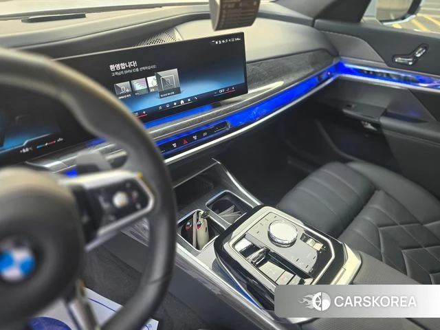 BMW 7 Series (G70) 2024 Белый из Кореи, фото 5