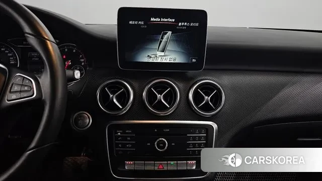 Mercedes-Benz A-Class W176 2018 Жемчужный цвет из Кореи, фото 5