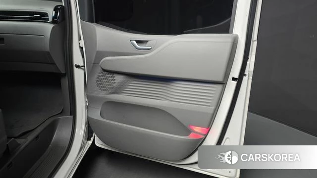 Hyundai Staria 2021 Белый из Кореи, фото 5