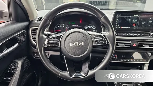 Kia Seltos 2022 Белый из Кореи, фото 5