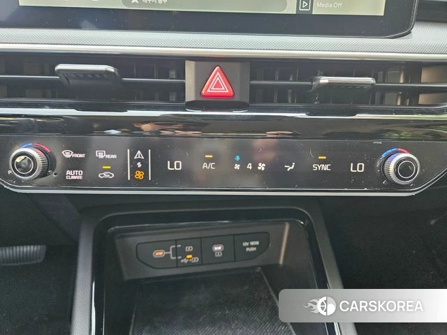 Kia The New K5 3rd generation 2024 Белый из Кореи, фото 5