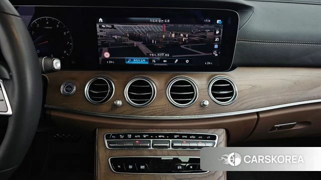 Mercedes-Benz E-Class W213 2021 Белый из Кореи, фото 5