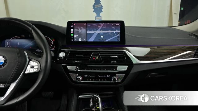 BMW 5 Series (G30) 2021 Белый из Кореи, фото 5