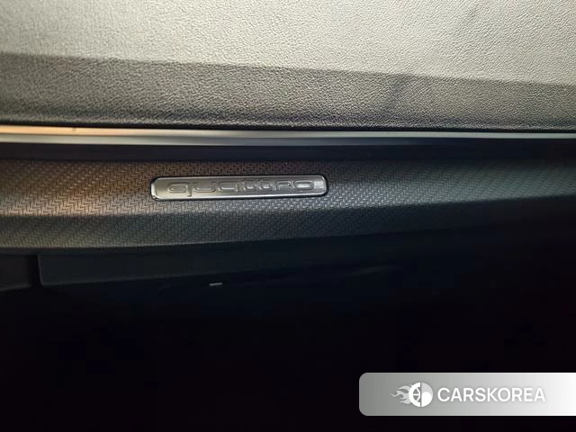 Audi Q5L 2022 Черный из Китая, фото 5