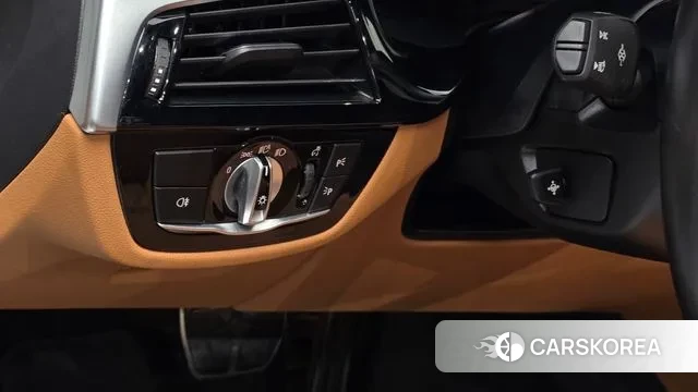 BMW 5 Series (G30) 2022 Белый из Кореи, фото 5