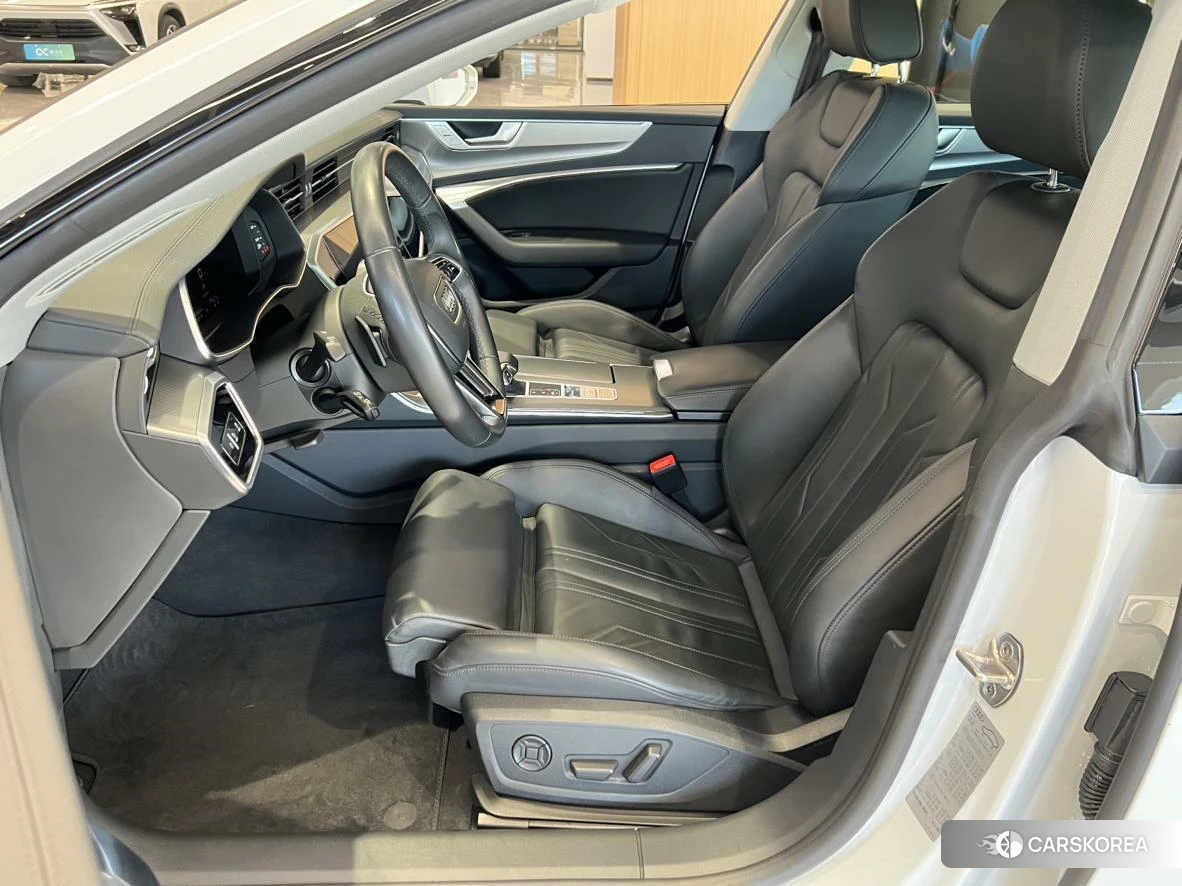 Audi A7 2022 Белый из Китая, фото 5