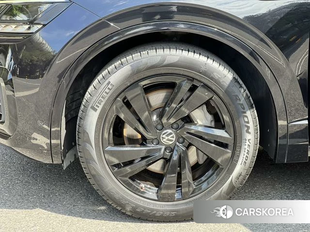 Volkswagen Touareg 2021 Черный из Китая, фото 5