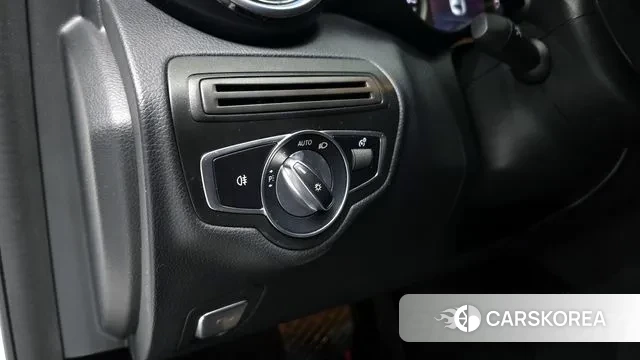 Mercedes-Benz C-Class W205 2019 Белый из Кореи, фото 5