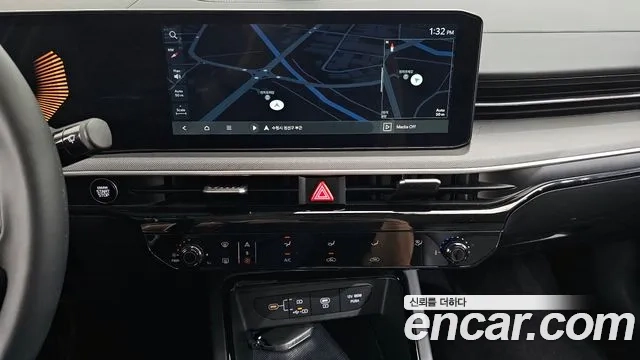 Kia The New K5 3rd generation 2024 Белый из Кореи, фото 5