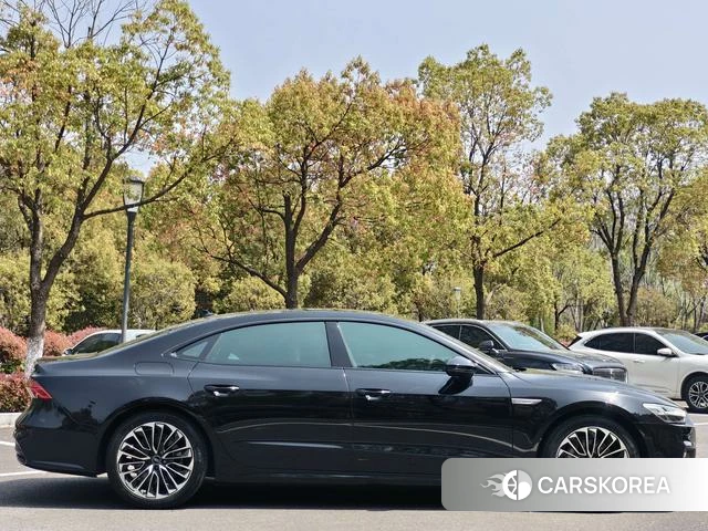 Audi A7L 2022 Черный из Китая, фото 5