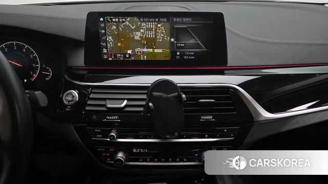 BMW 5 Series (G30) 2019 Белый из Кореи, фото 5