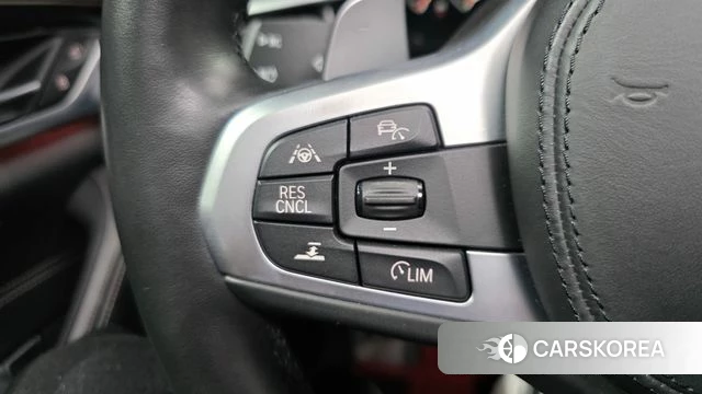 BMW 5 Series (G30) 2019 Белый из Кореи, фото 5