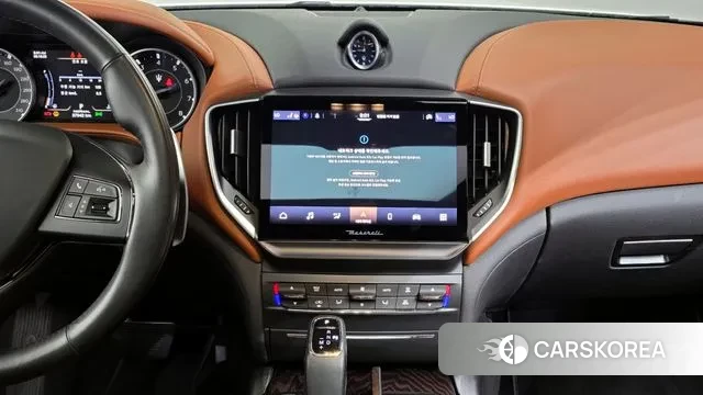 Maserati Ghibli 2022 Белый из Кореи, фото 5