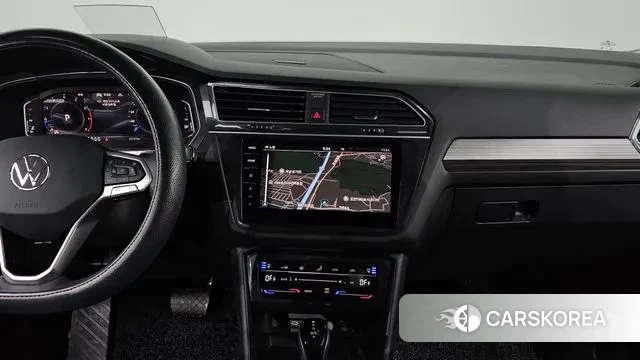 Volkswagen Tiguan Allspace 2024 Белый из Кореи, фото 5