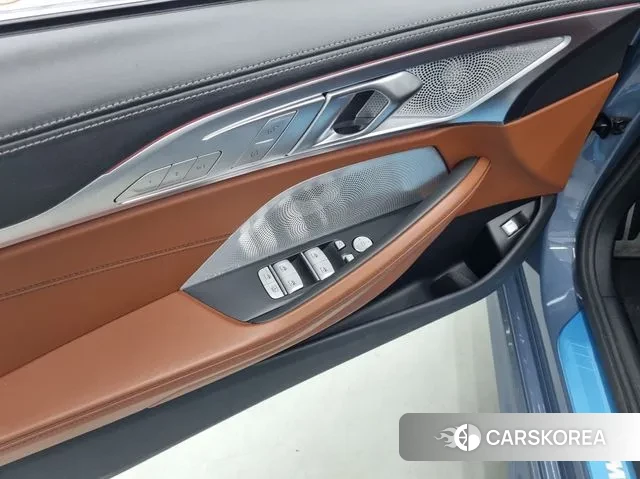 BMW 8 Series (G15) 2022 Небесно-голубой из Кореи, фото 5