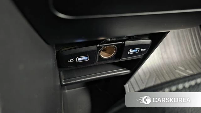 Hyundai Staria 2023 Белый из Кореи, фото 5
