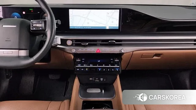 Hyundai Grandeur Hybrid (GN7) 2023 Светло-серебряный цвет из Кореи, фото 5