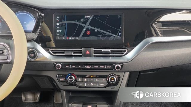 Kia Niro Plus 2022 Белый из Кореи, фото 5