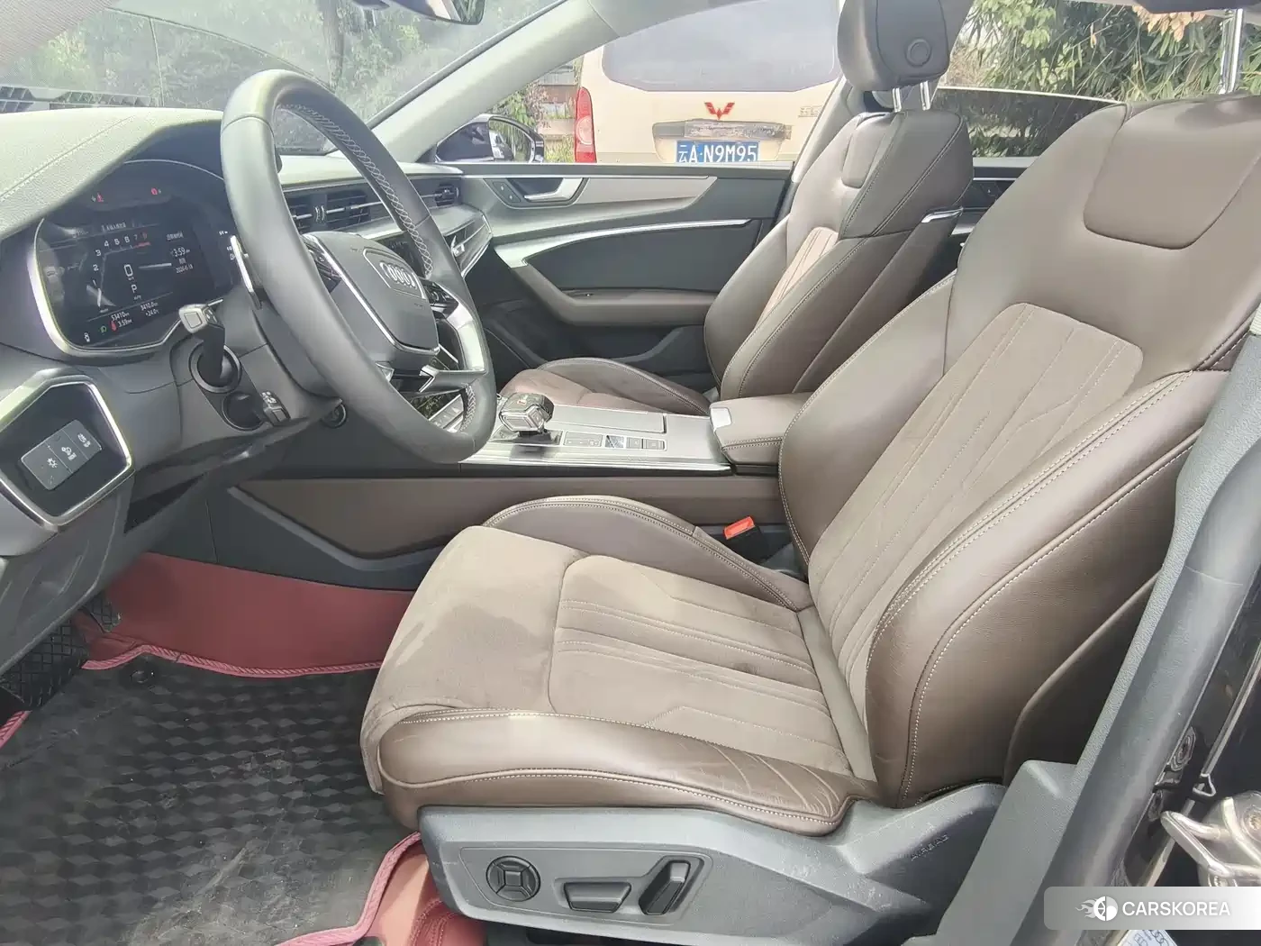 Audi A7L 2023 Silver/gray из Китая, фото 5