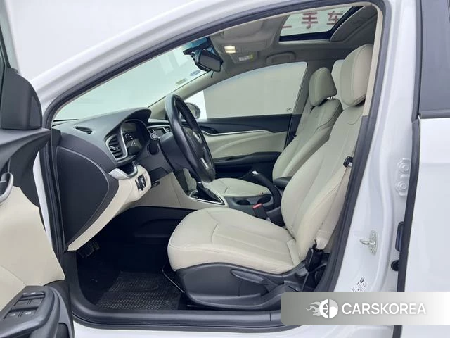 Buick Yinglang 2019 Белый из Китая, фото 5