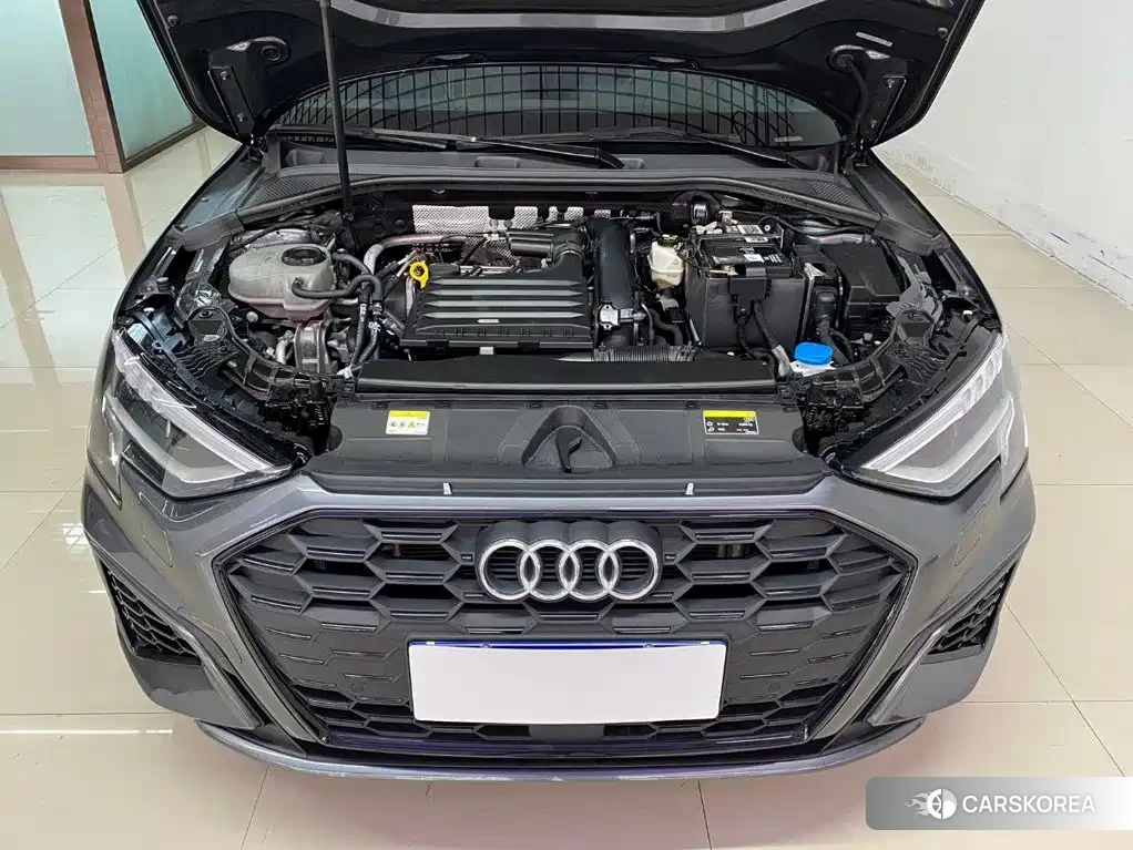 Audi A3 2023 Silver/gray из Китая, фото 5