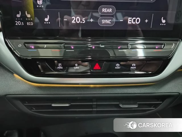 Volkswagen ID.4 2023 Белый из Кореи, фото 5